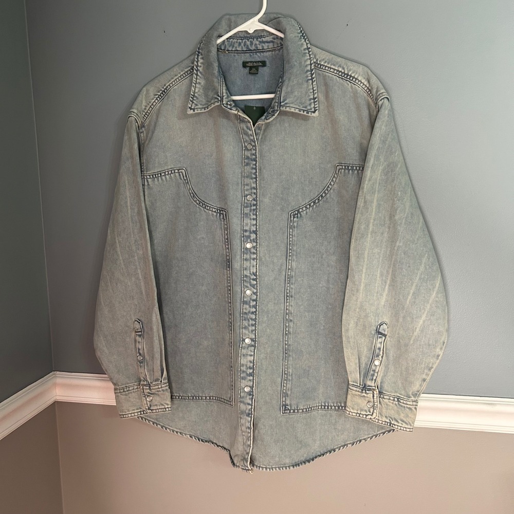 Wild Fable Womens XXL Light Wash Denim Western Snap Button Down Shirt‎
